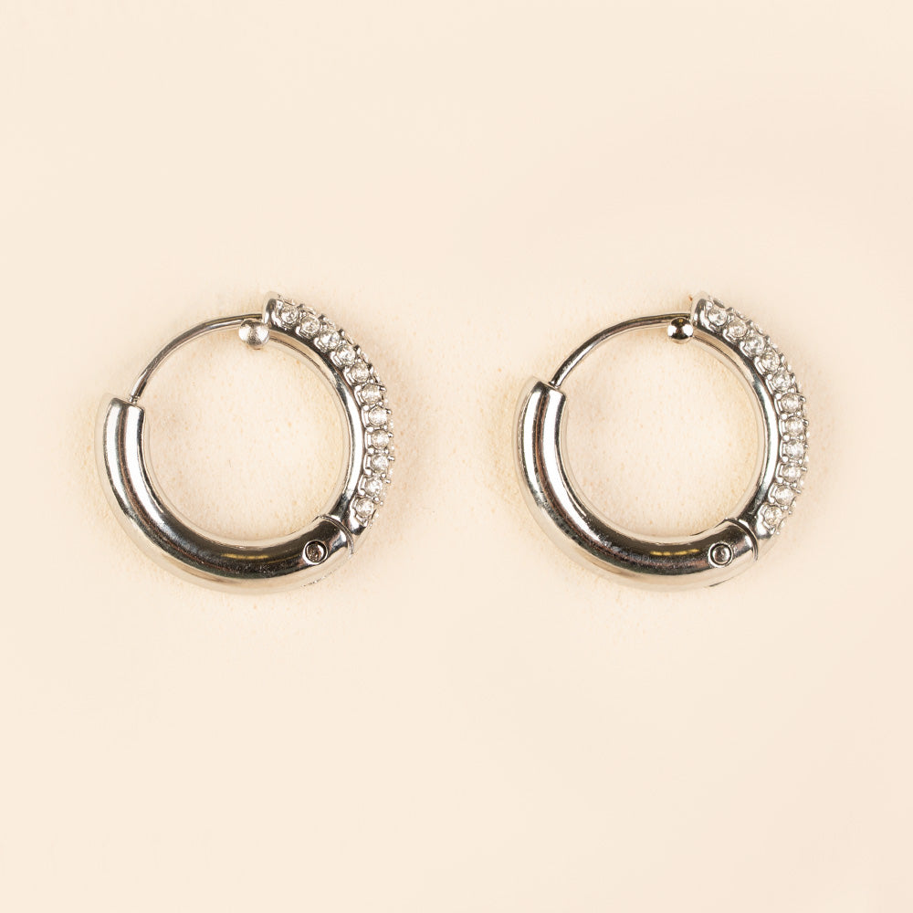 ORECCHINI A CERCHIO CON STRASS