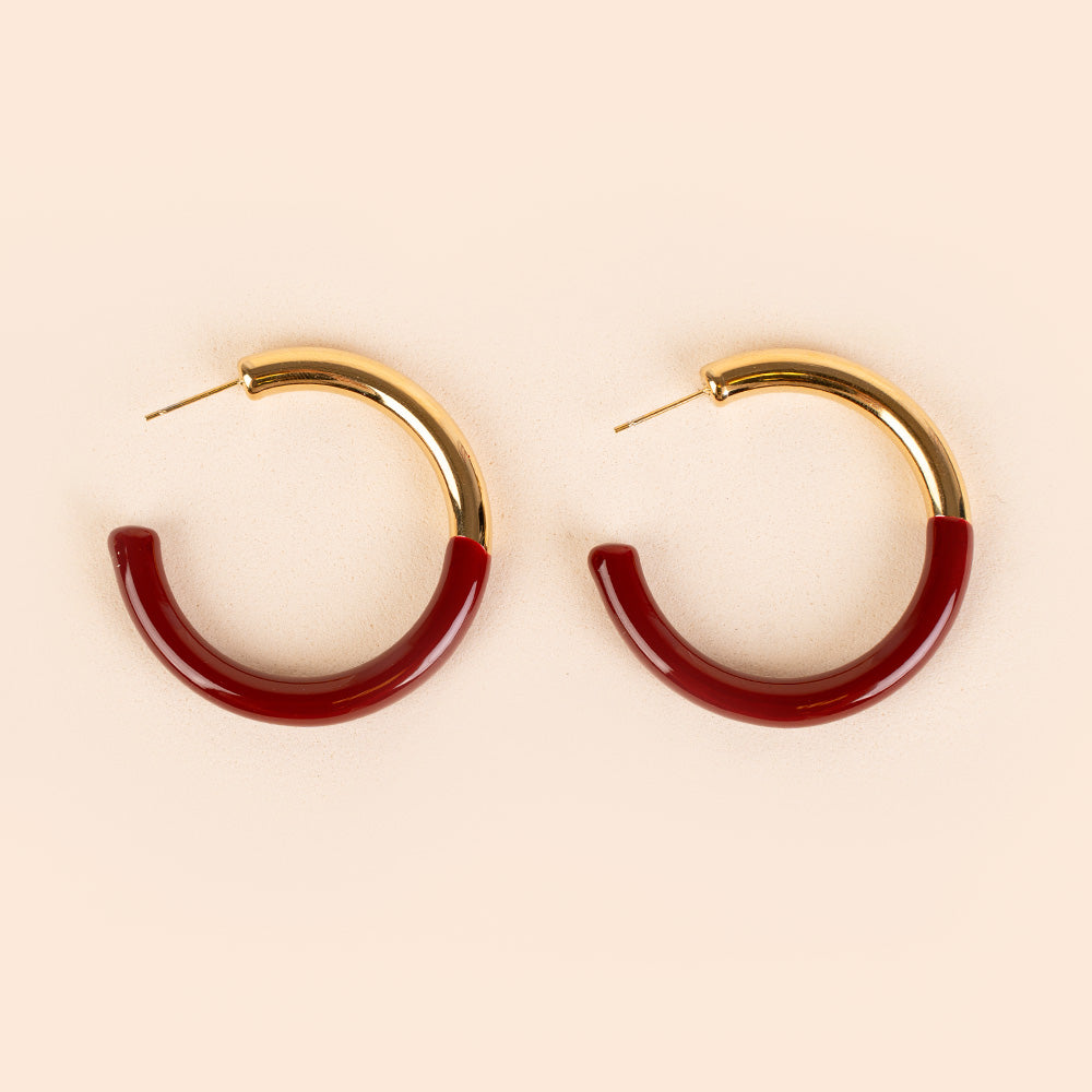 ORECCHINI A SEMICERCHIO COLORATO PER META'