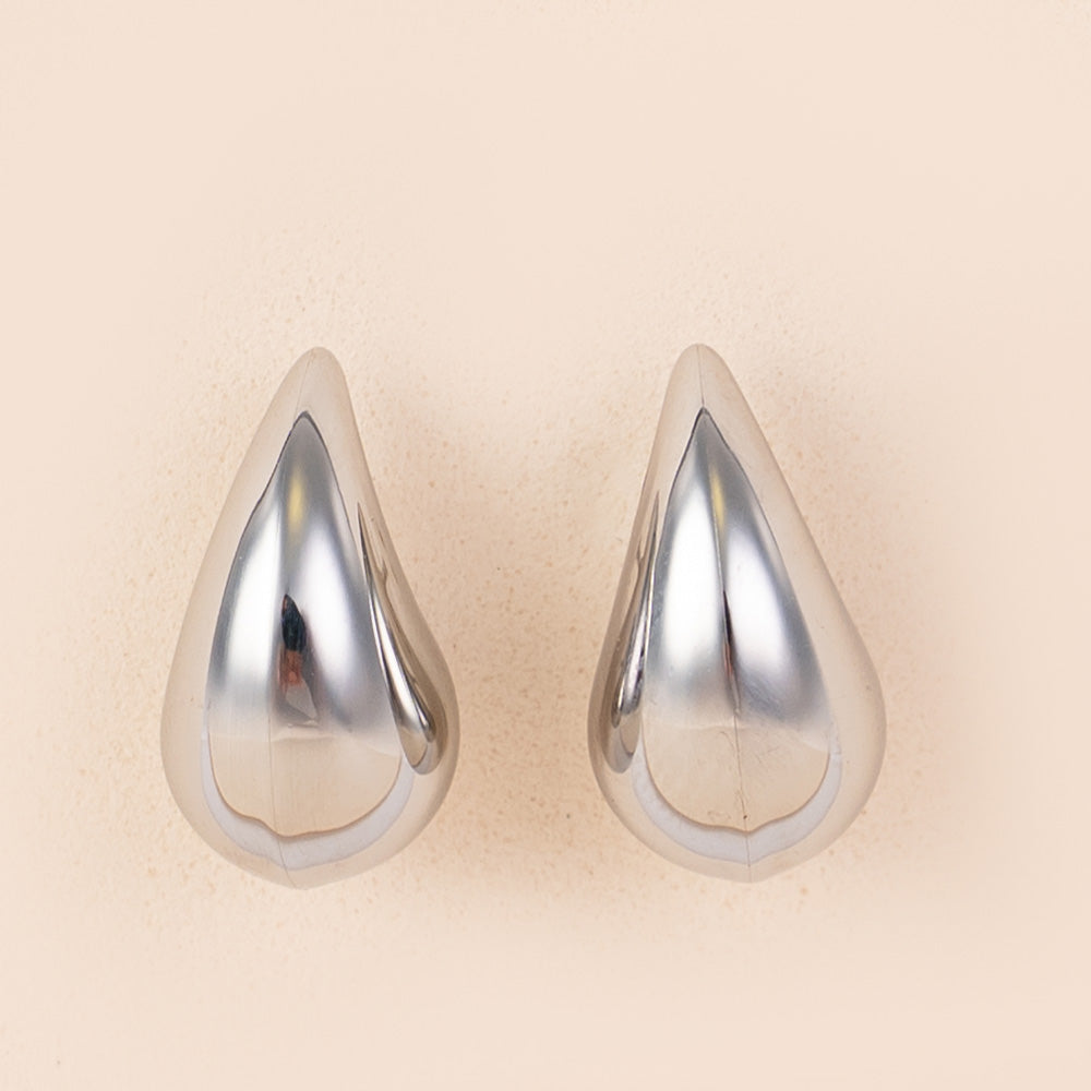 ORECCHINI A LOBO A GOCCIA DA 18 MM