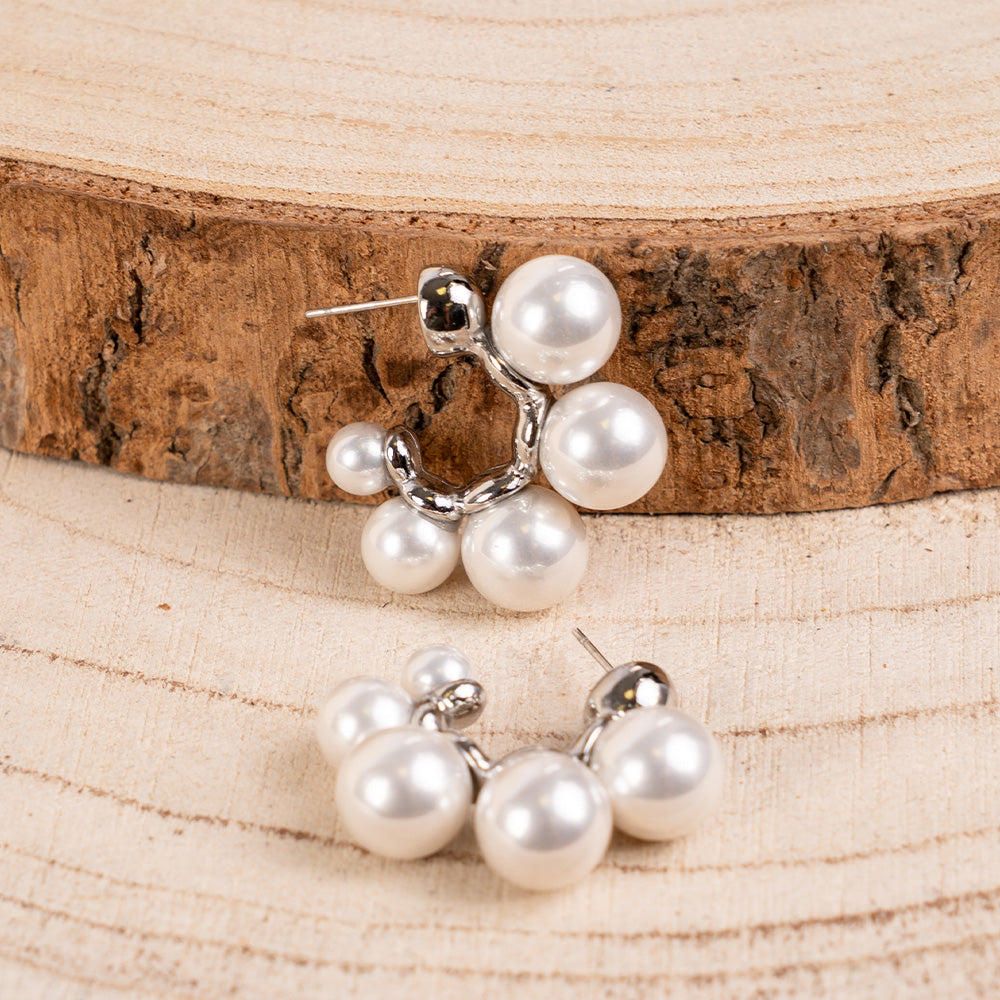 CIRCULAR EARRINGS WITH APPLIED PEARLS