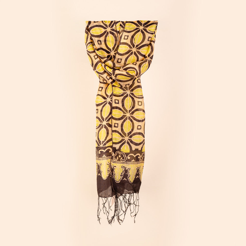LIGHTWEIGHT GEOMETRIC PATTERN SCARF