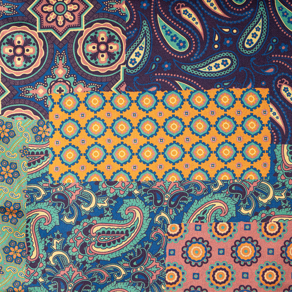 SCIARPA FOULARD DA COLLO IN SETA CON FANTASIE A BLOCCHI