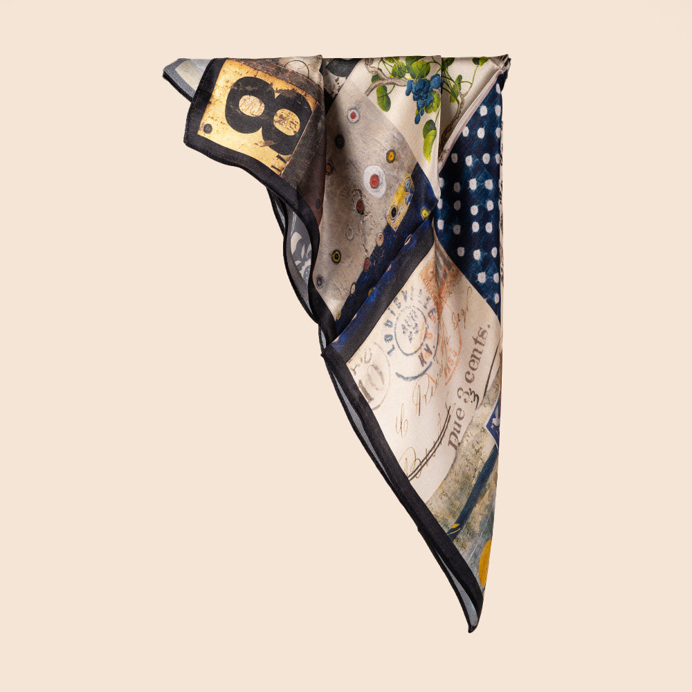 SCIARPA FOULARD DA COLLO IN SETA CON FANTASIE DIVISE IN QUADRANTI