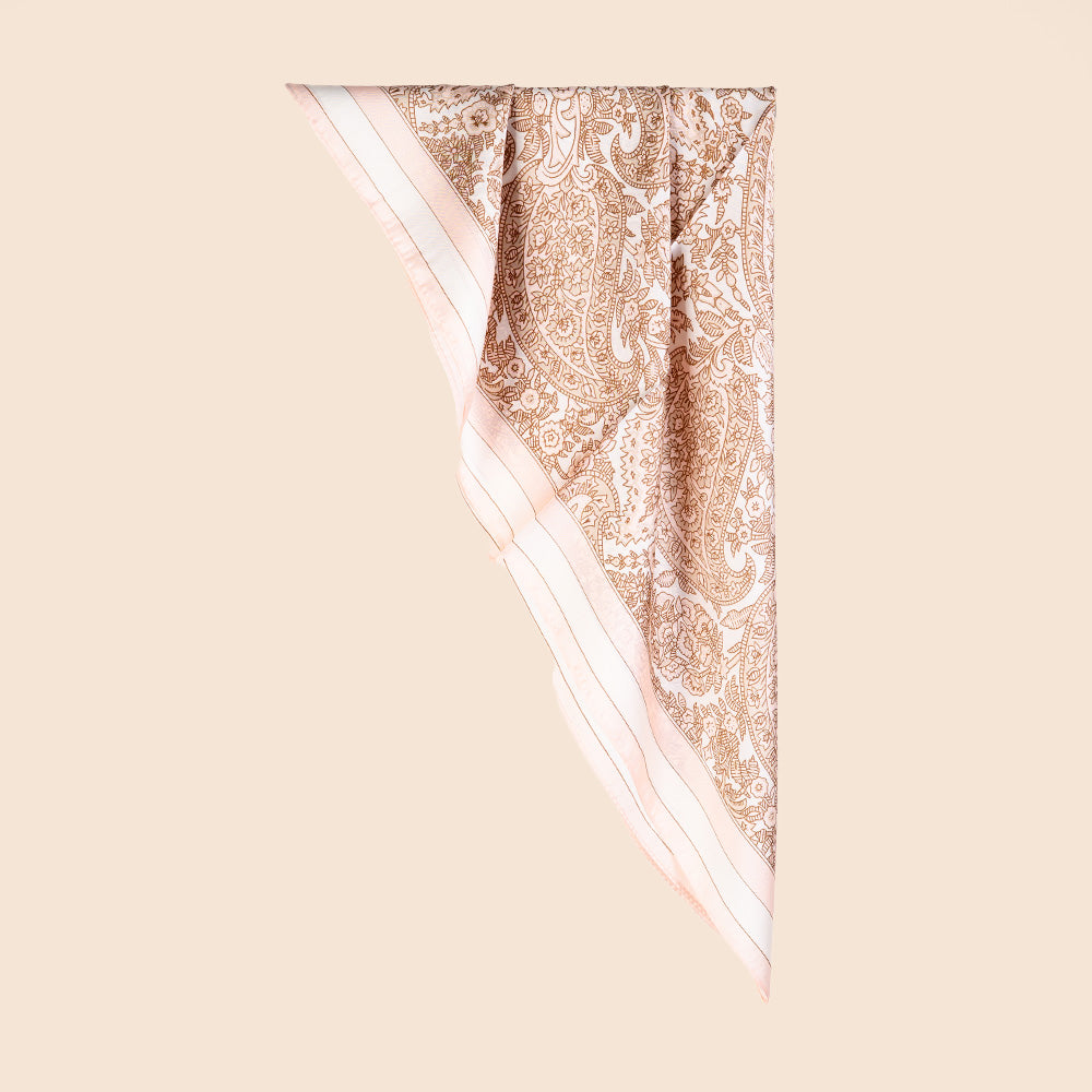 SQUARE SCARF WITH A CASHMERE-LIKE PATTERN