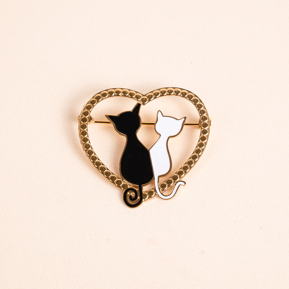 PIN WITH CATS AND HEART FRAME