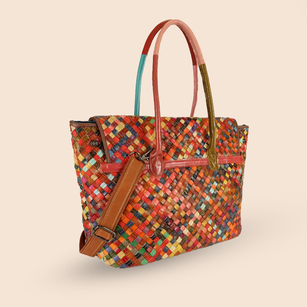 BORSA A SPALLA INTRECCIATA COLORATA CON CHIUSURA A GIRELLO