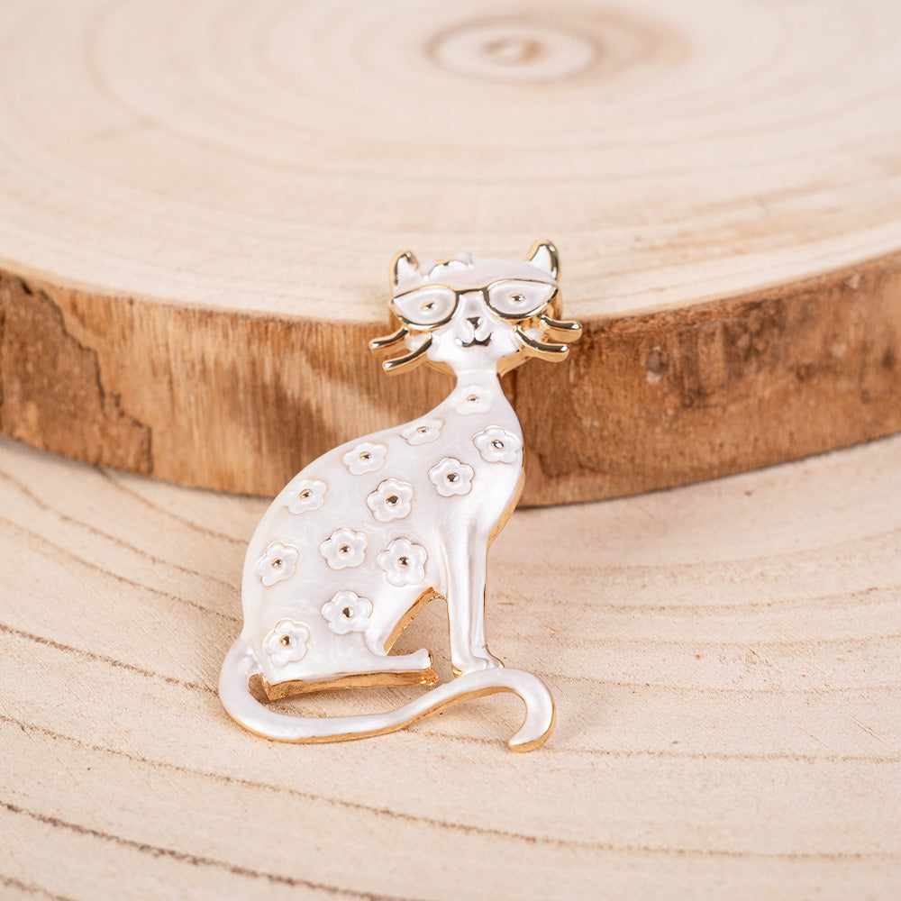 PIN WITH SITTING CAT, FLOWERS AND GLASSES