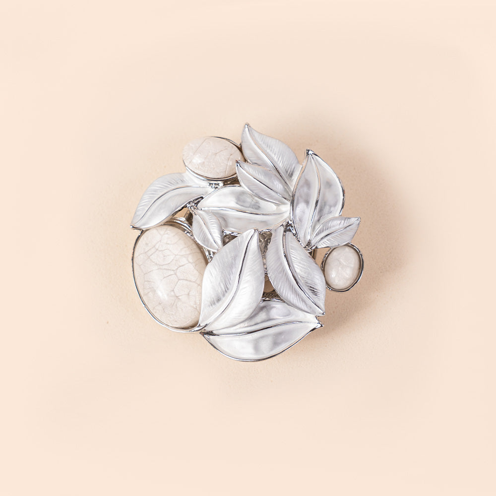 BROOCH WITH LEAVES AND STONES