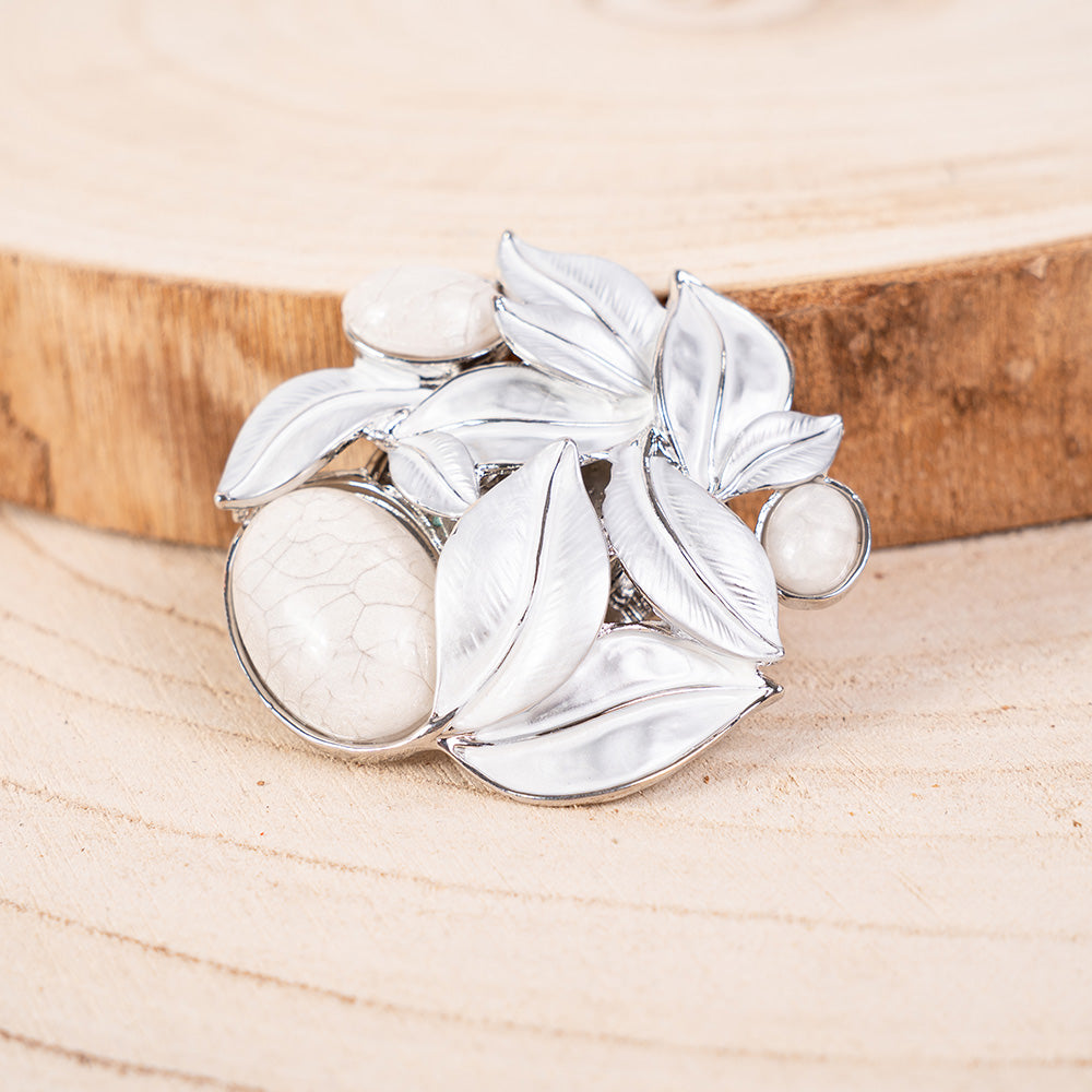 BROOCH WITH LEAVES AND STONES