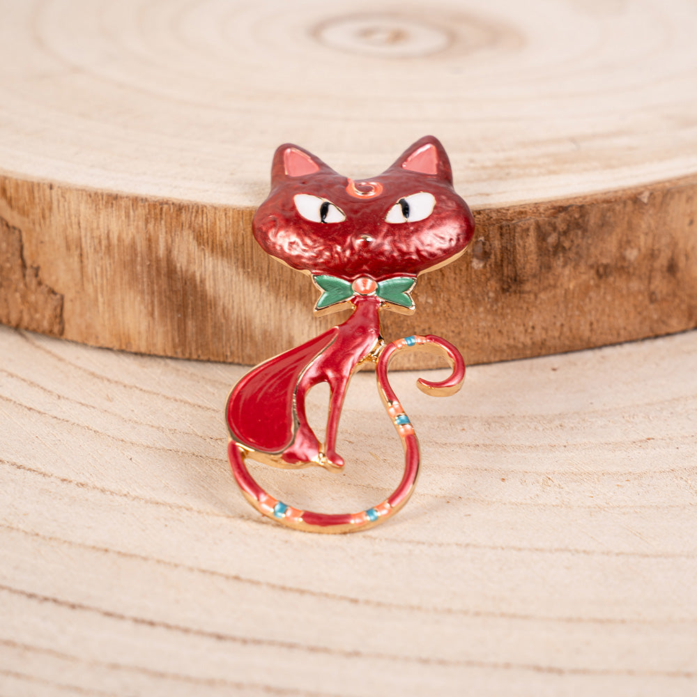 CAT WITH BOW TIE PIN