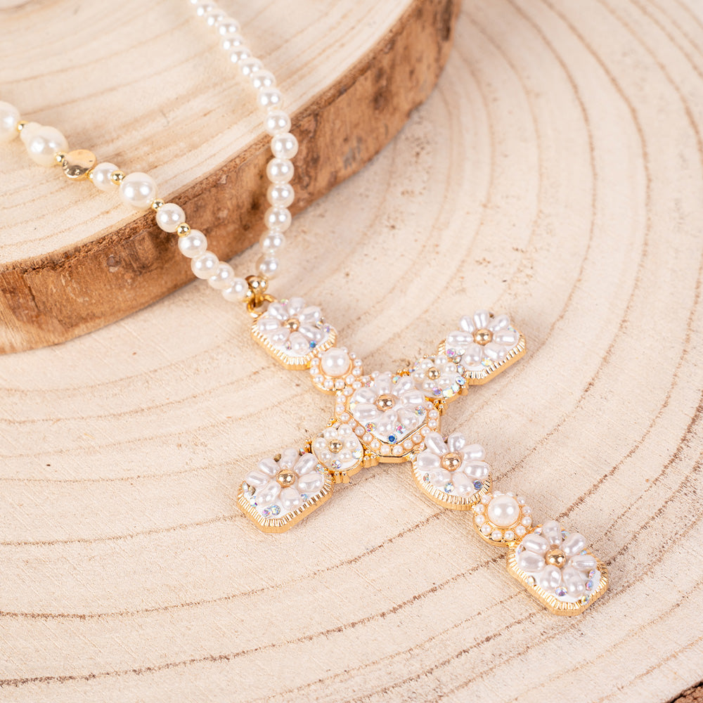 COLLANA LUNGA IN PERLE CON CROCE PENDENTE CON APPLICAZIONI