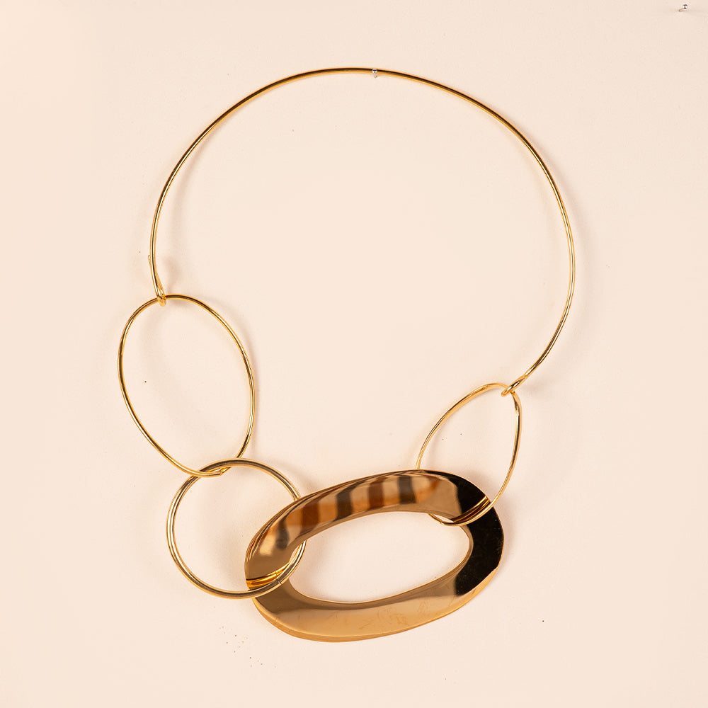 COLLANA CON STRUTTURA RIGIDA VERSATILE E  ANELLI GRANDI