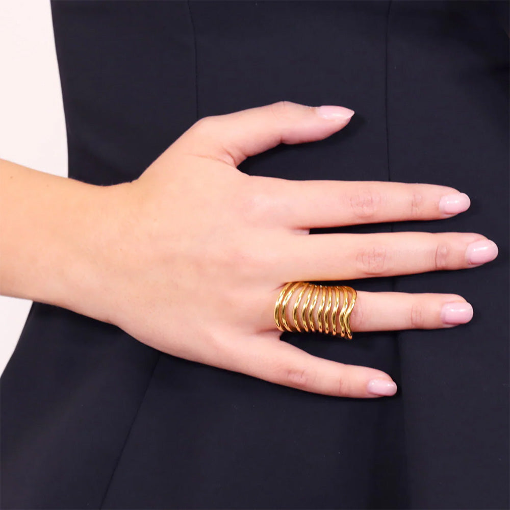 ANELLO A FASCIA CON LINEE CURVE