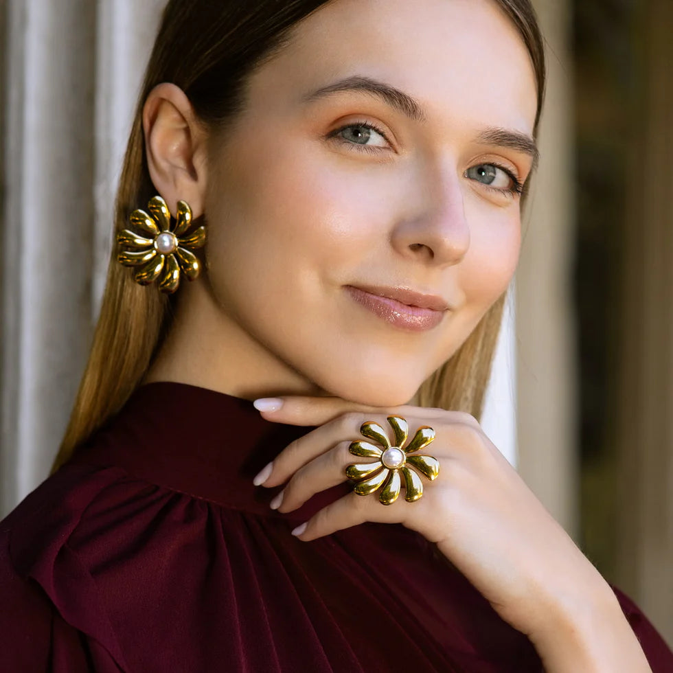 ANELLO CON MARGHERITA E PERLA CENRALE
