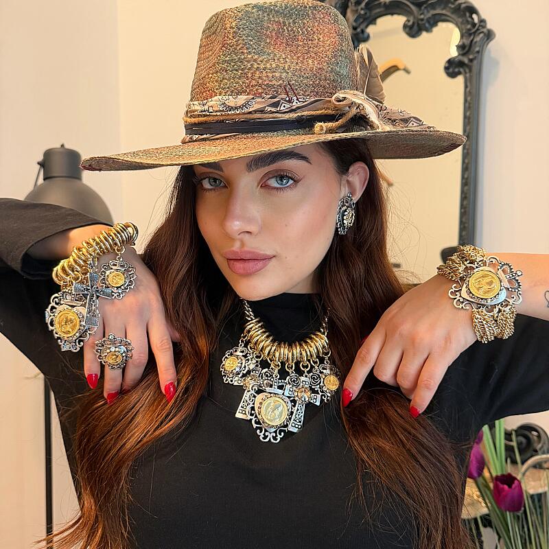 ORECCHINI CON CUORE SACRO E MONETA CENTRALE