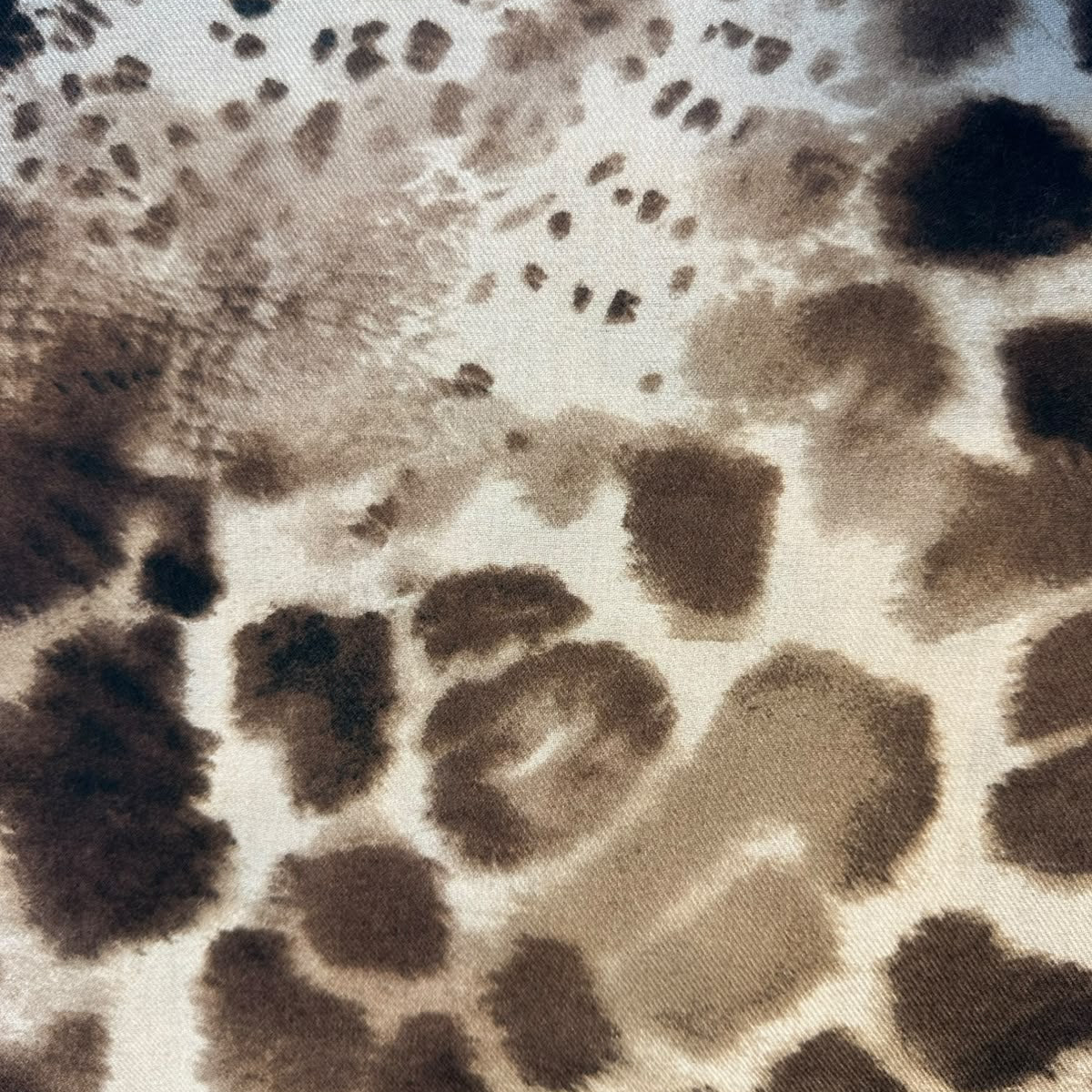 SCIARPA LEGGERA CON FANTASIA LEOPARDATA