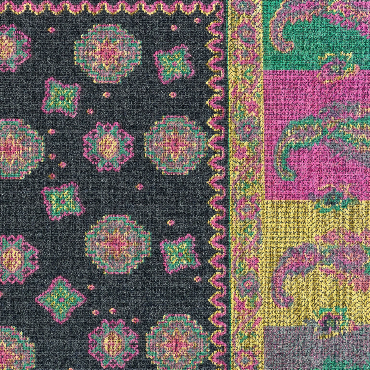 SCIARPA CON FANTASIA FLOREALE ORNAMENTALE VINTAGE