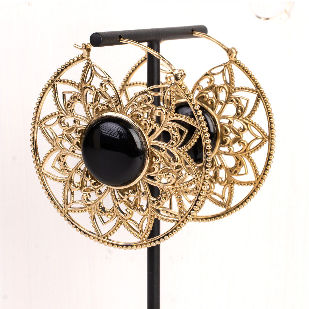ORECCHINI CERCHIO DECORATI CON MANDALA E PIETRA CENTRALE