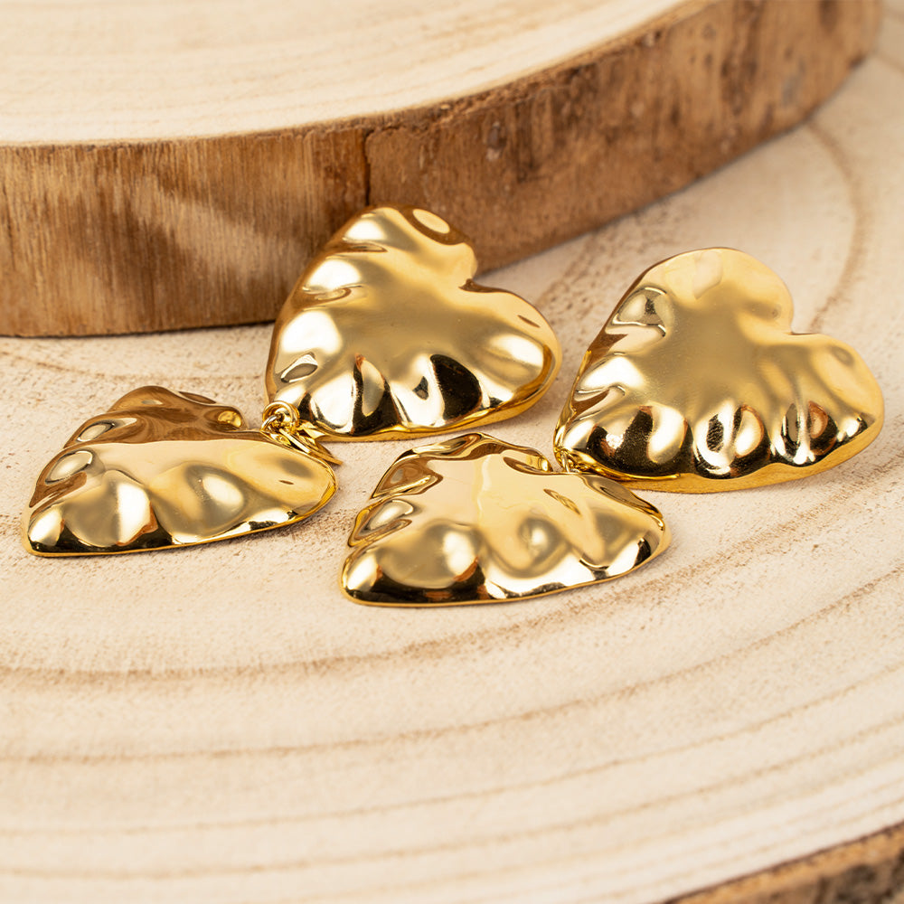 ORECCHINI PENDENTI CON DOPPIO CUORE MARTELLATO