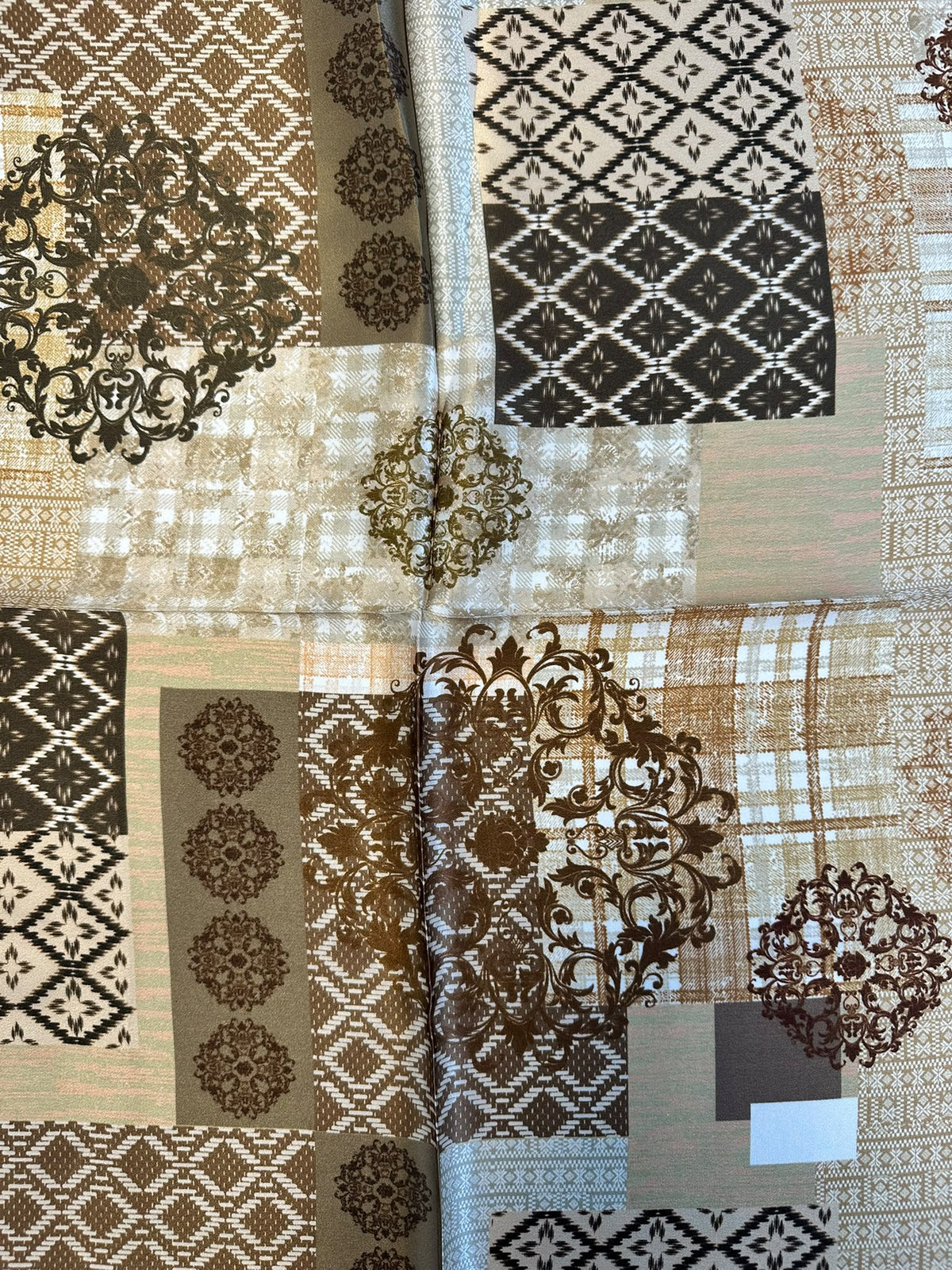 SCIARPA FOULARD DA COLLO CON FANTASIA ROMBI E DECORAZIONI