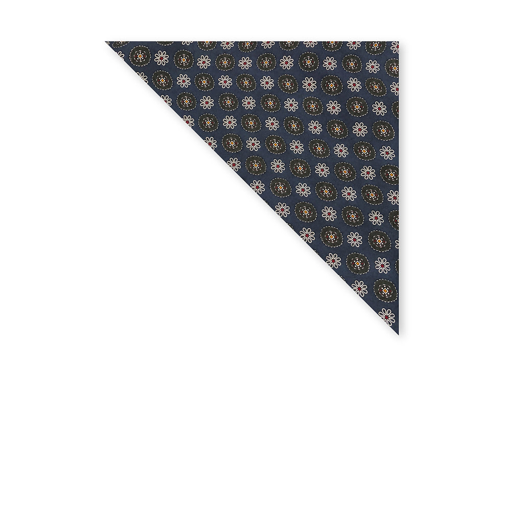 SCIARPA FOULARD IN SETA CON MICROFANTASIA SU SFONDO BLU