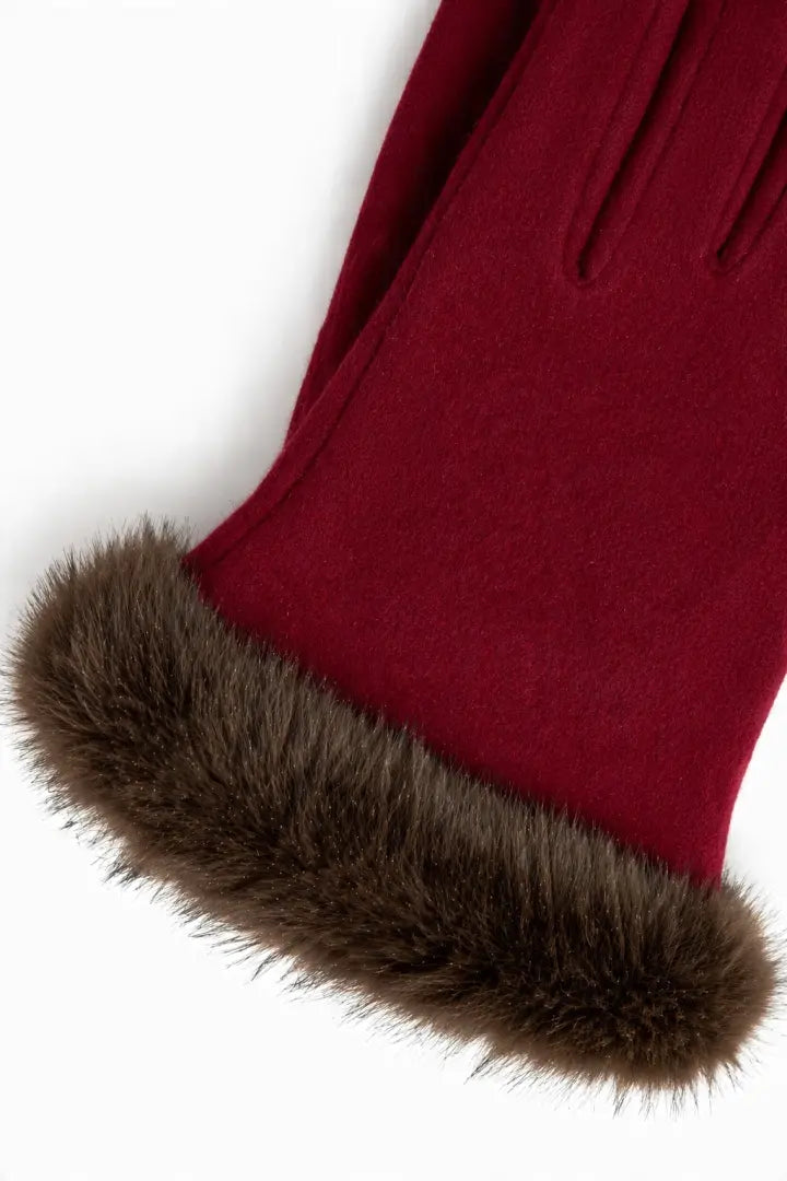 GUANTI IN TESSUTO CON ECO FUR E CUORICINO RICAMATO SU INDICE
