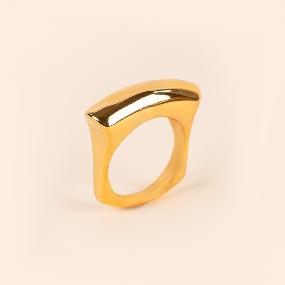 RING WITH SQUARE BAR