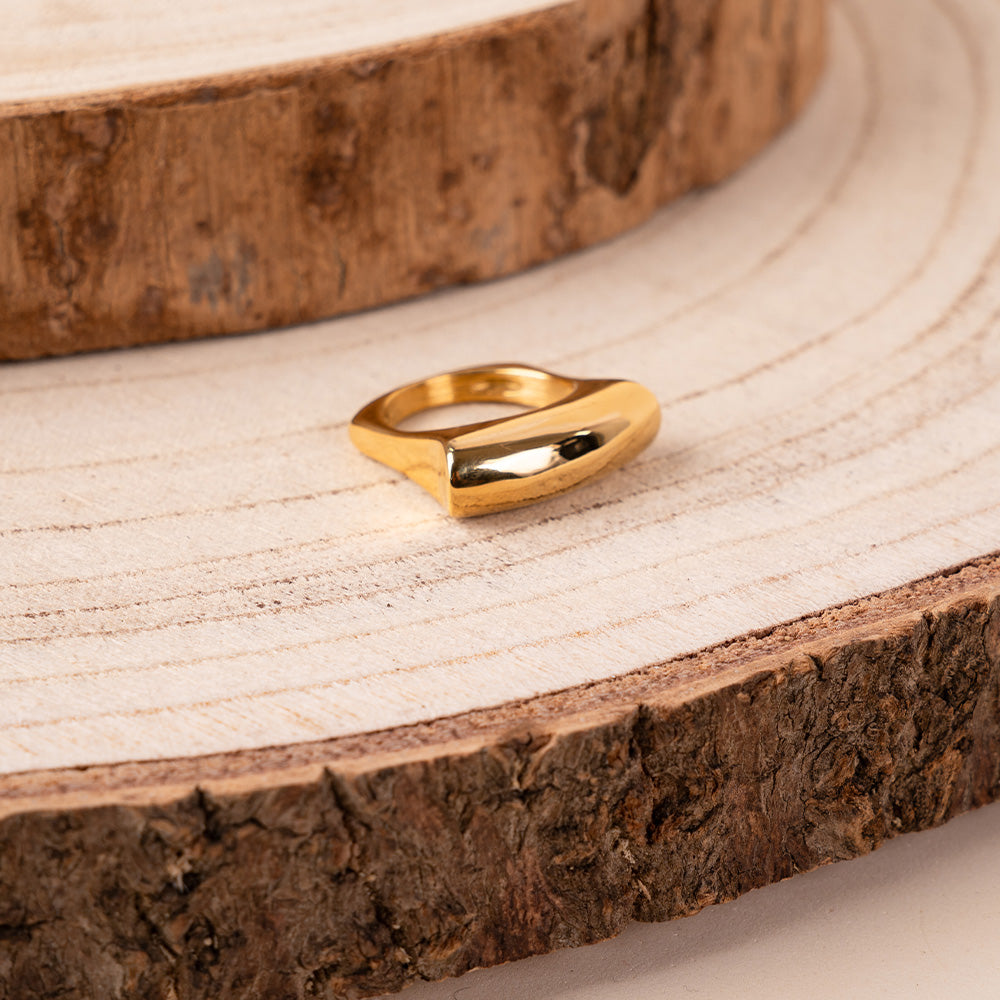 RING WITH SQUARE BAR