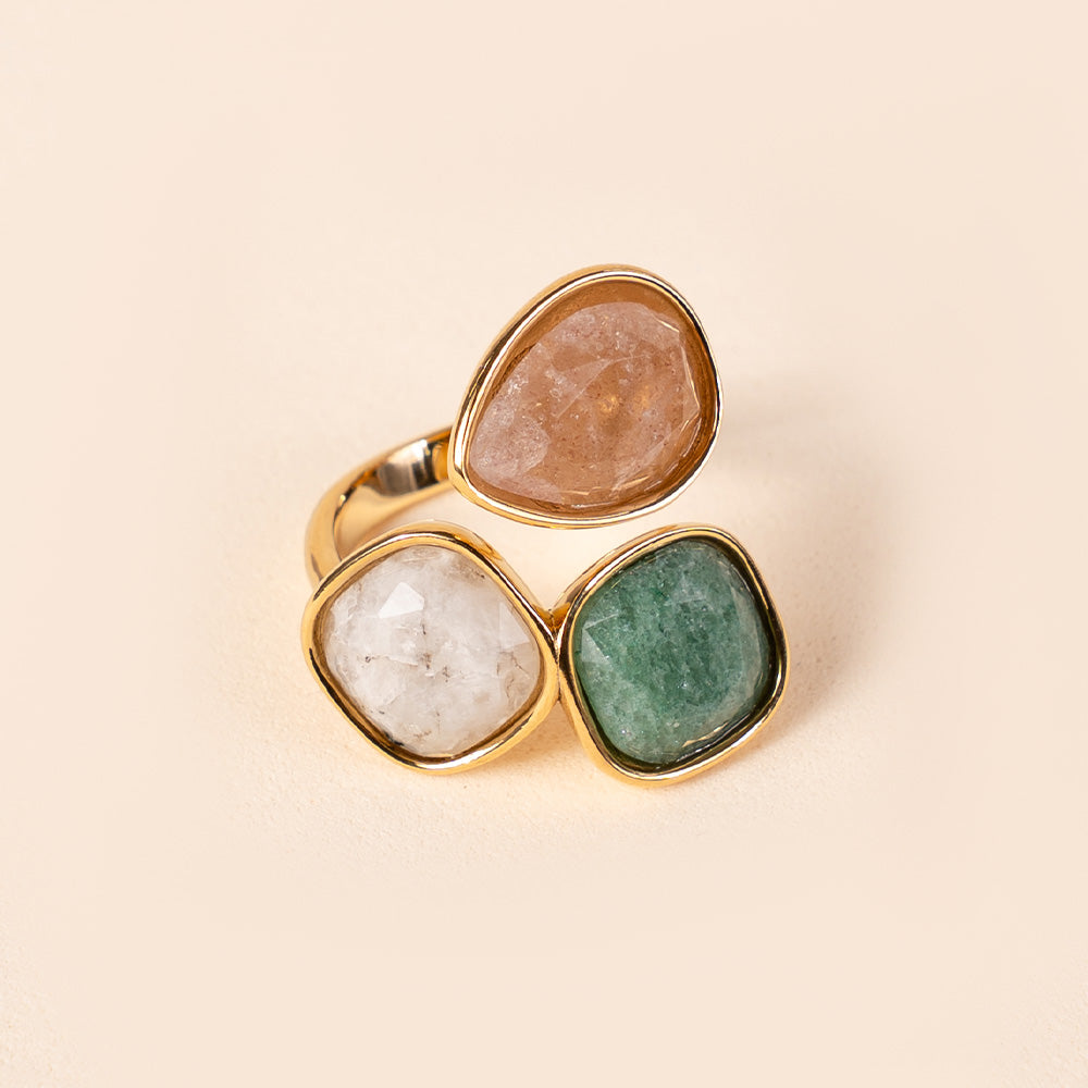 RING WITH THREE COLORED STONES