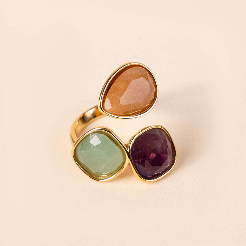 RING WITH THREE COLORED STONES