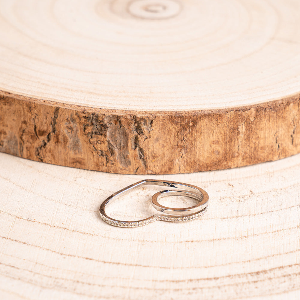 ANELLO SU DUE DITA RIGIDO CON FILA DI  STRASS