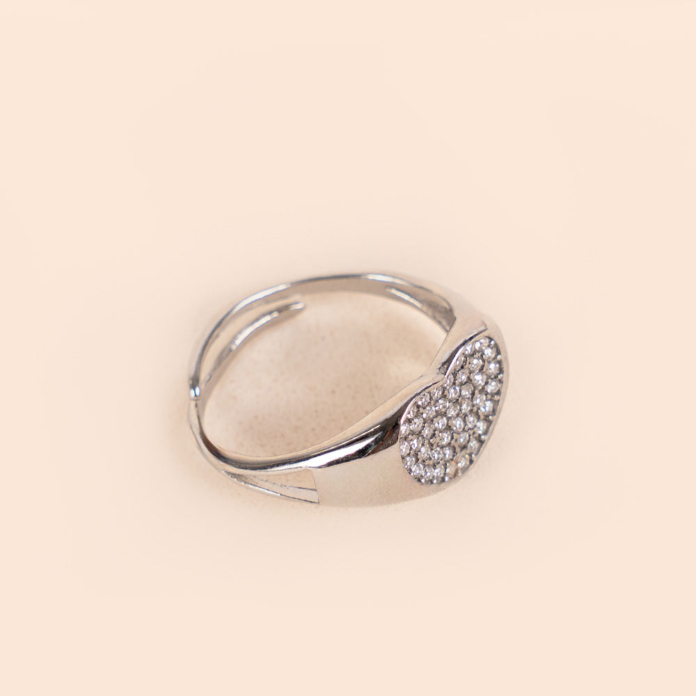 ANELLO REGOLABILE CON PARTICOLARE CENTRALE A CUORE CON STRASS