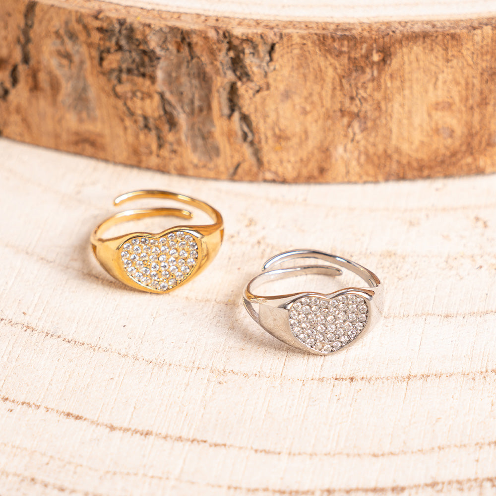 ANELLO REGOLABILE CON PARTICOLARE CENTRALE A CUORE CON STRASS