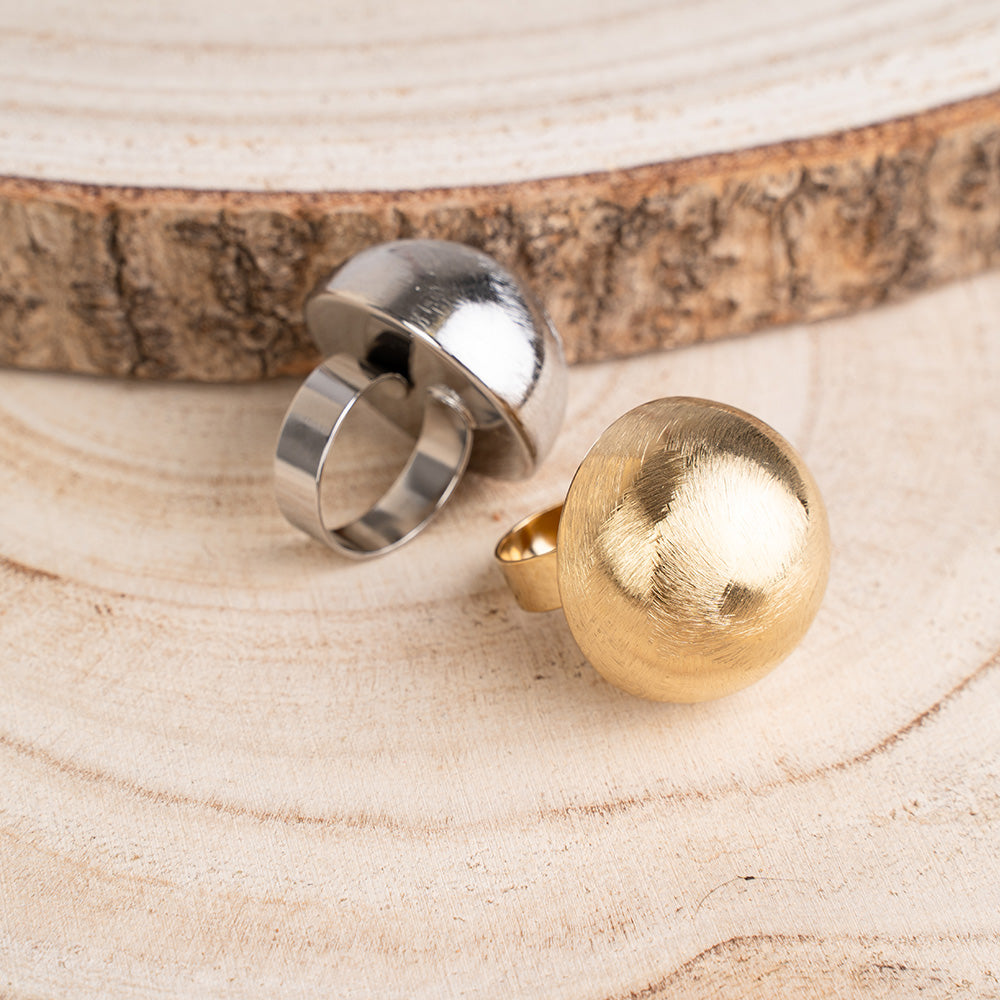 ANELLO REGOLABILE CON MEZZA SFERA RIGATA