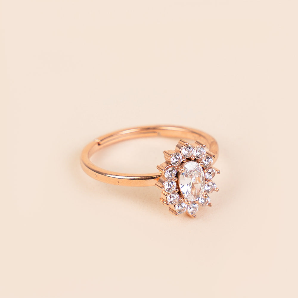 ADJUSTABLE RING WITH RHINESTONE-SURROUNDED LIGHT POINT