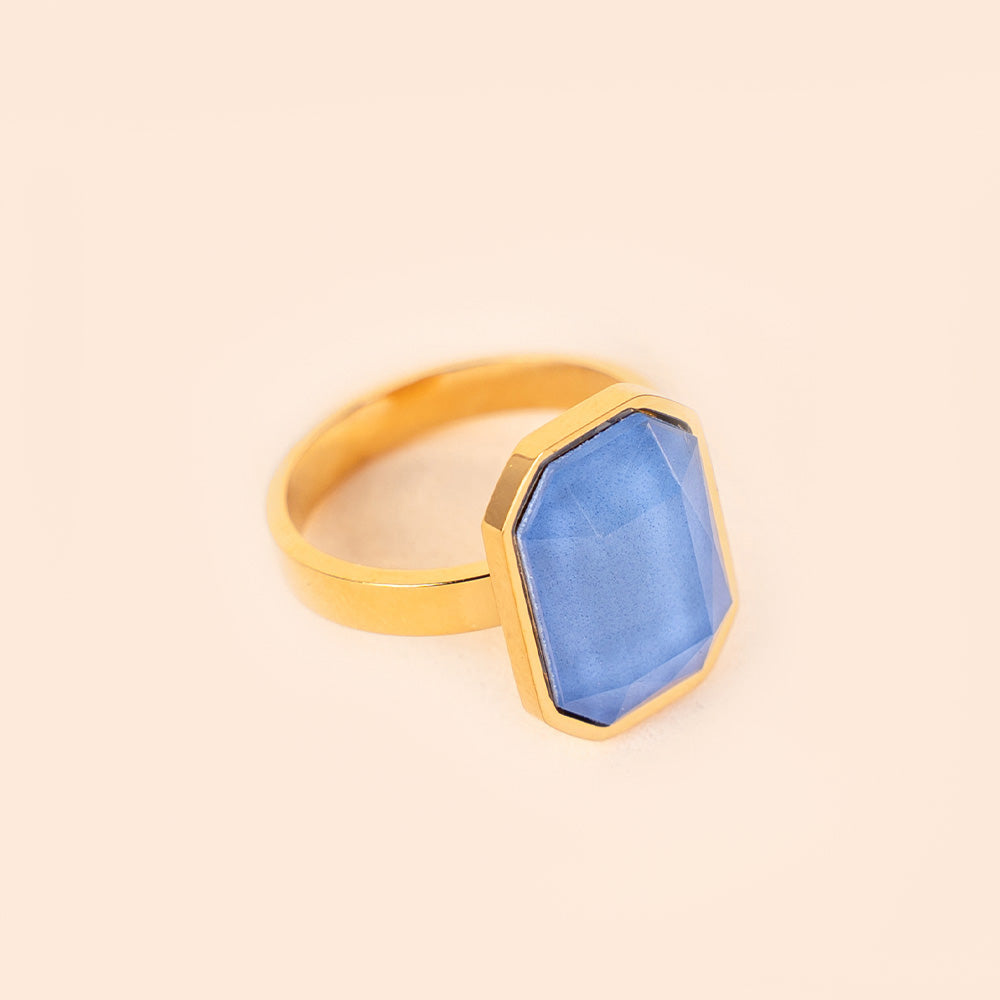 RING WITH COLORED OCTAGONAL STONE