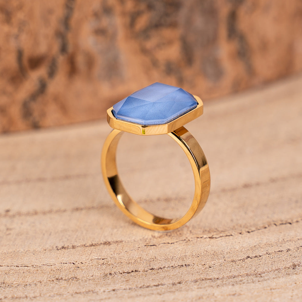 RING WITH COLORED OCTAGONAL STONE