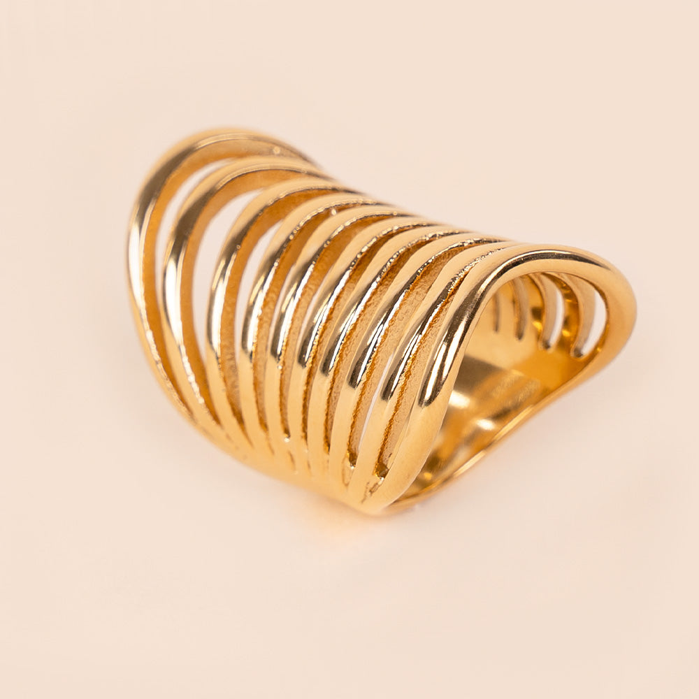 BAND RING COMPOSED OF CURVED LINES