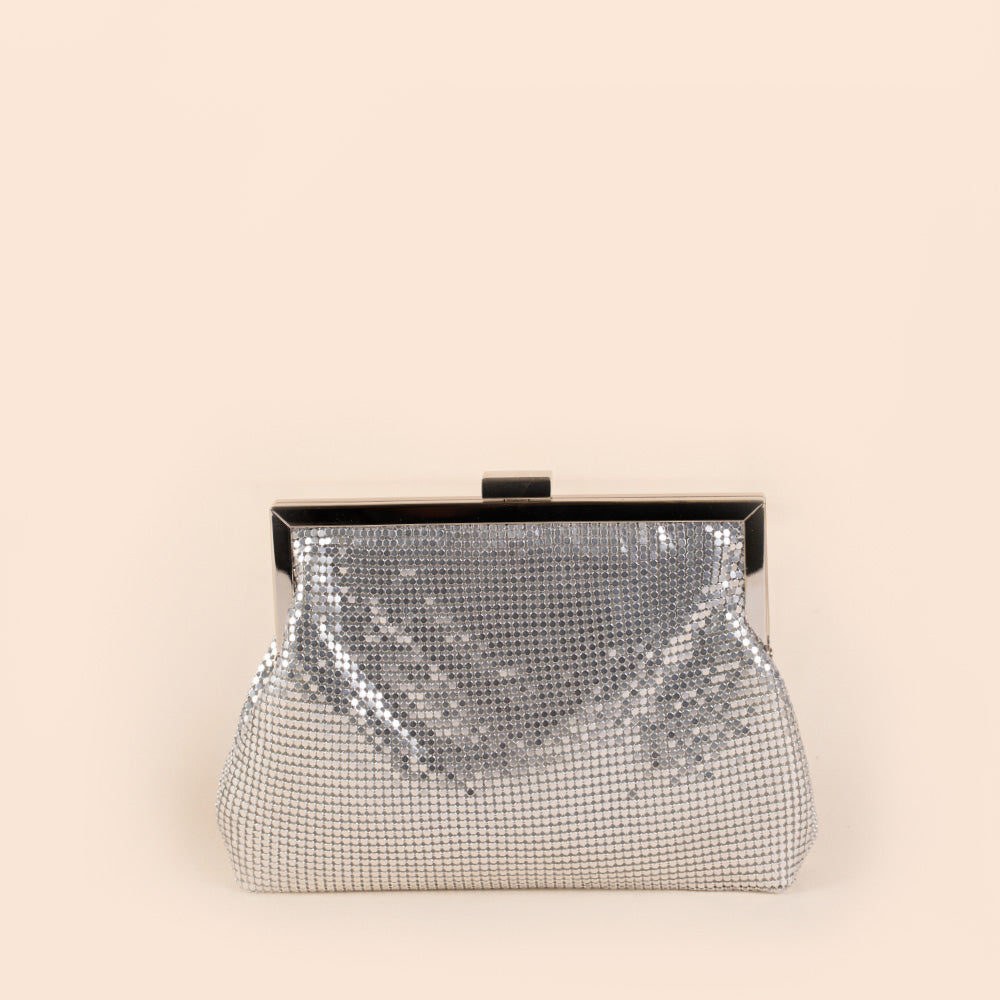 BORSA POCHETTE CON TEXTURE METALLICA MORBIDA E CHIUSURA A CLICK