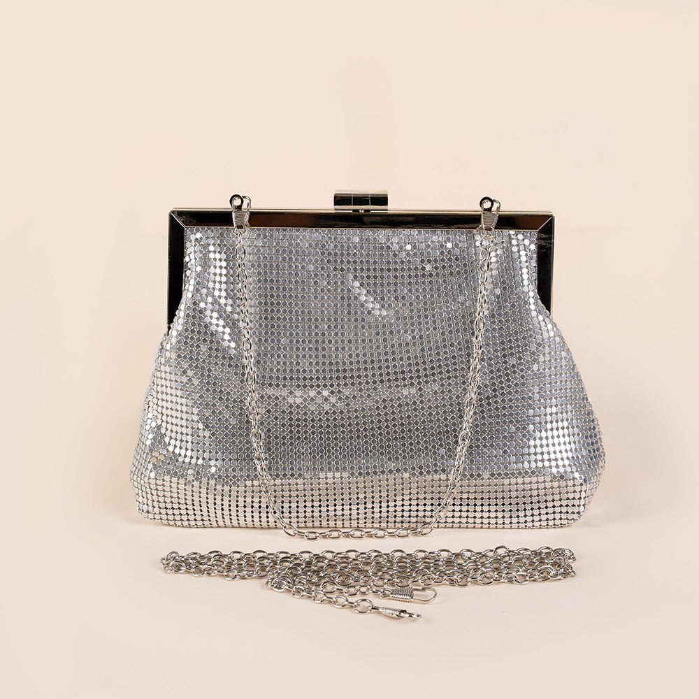BORSA POCHETTE CON TEXTURE METALLICA MORBIDA E CHIUSURA A CLICK