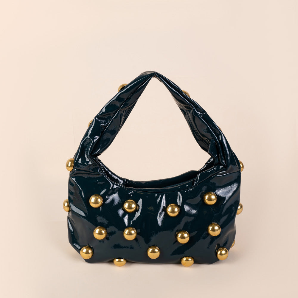BORSA A MANO IN VERNICE CON BORCHIE A SEMI SFERA