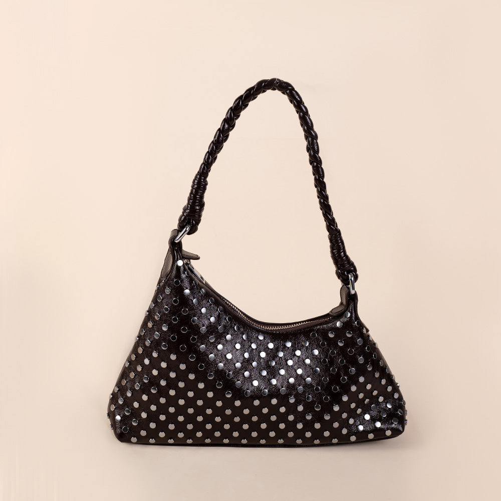 BORSA A SPALLA ASIMMETRICA CON MANICO INTRECCIATO E BORCHIE PICCOLE
