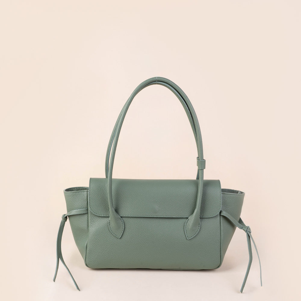 BORSA A SPALLA RETTANGOLARE CON LACCI LATERALI E PATTINA