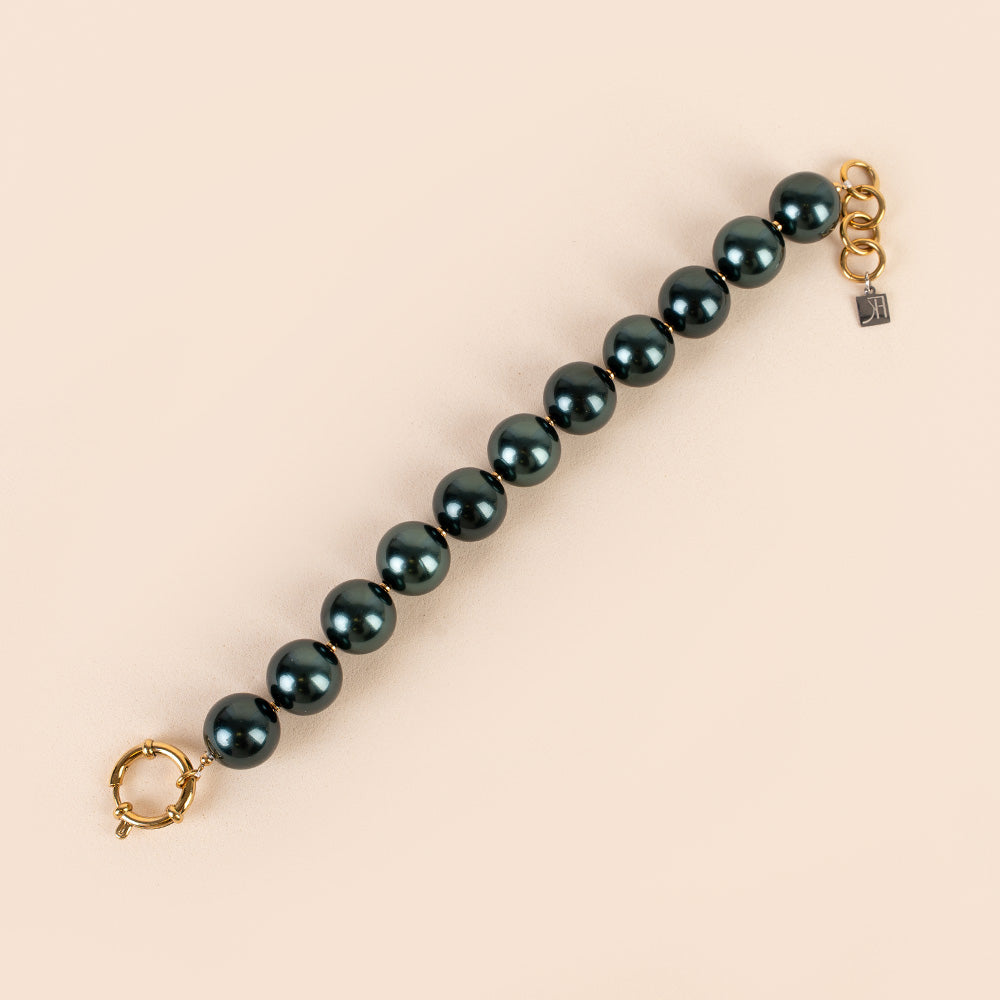 BRACELET WITH SHINY PEARLS