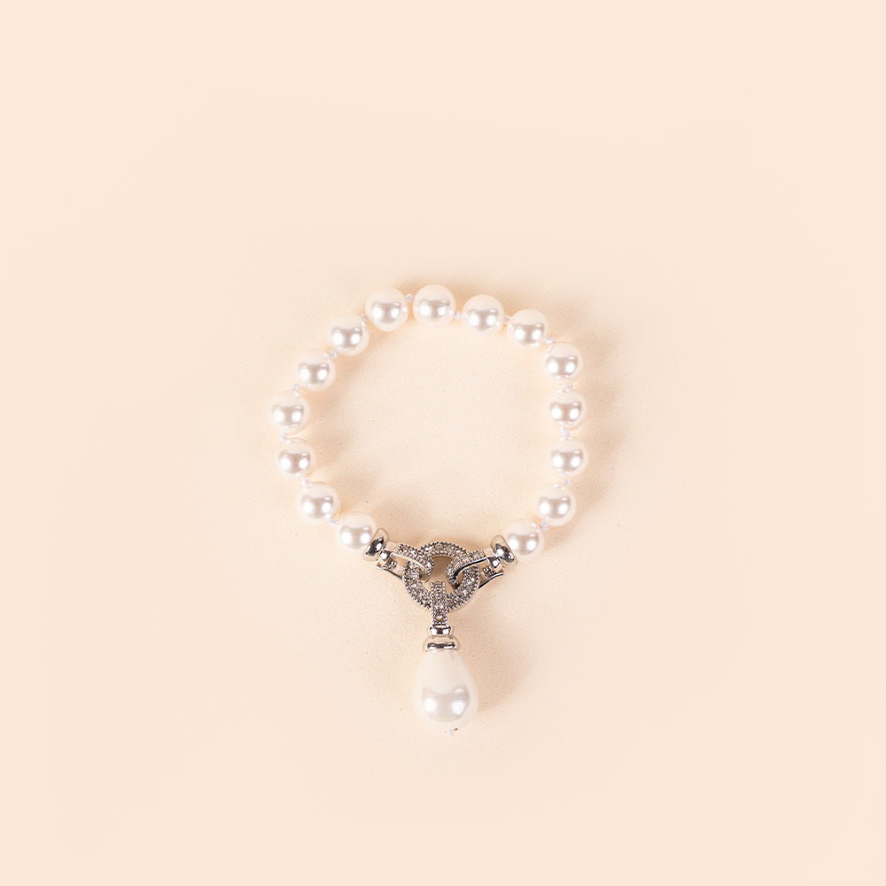 BRACELET WITH PEARLS AND RHINESTONE CLASPS