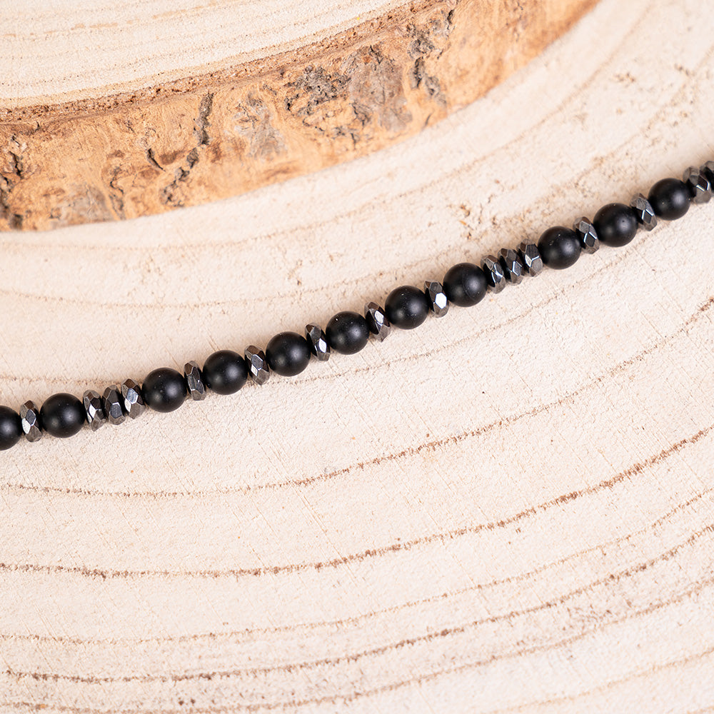 BRACCIALE CON PIETRE DURE E INSERTI IN ACCIAIO