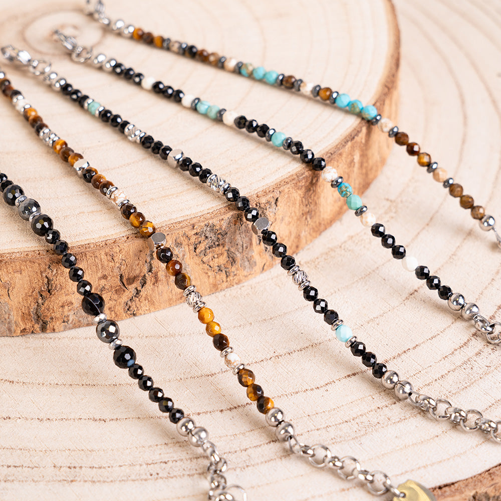 BRACCIALE CON PIETRE DURE COLORATE