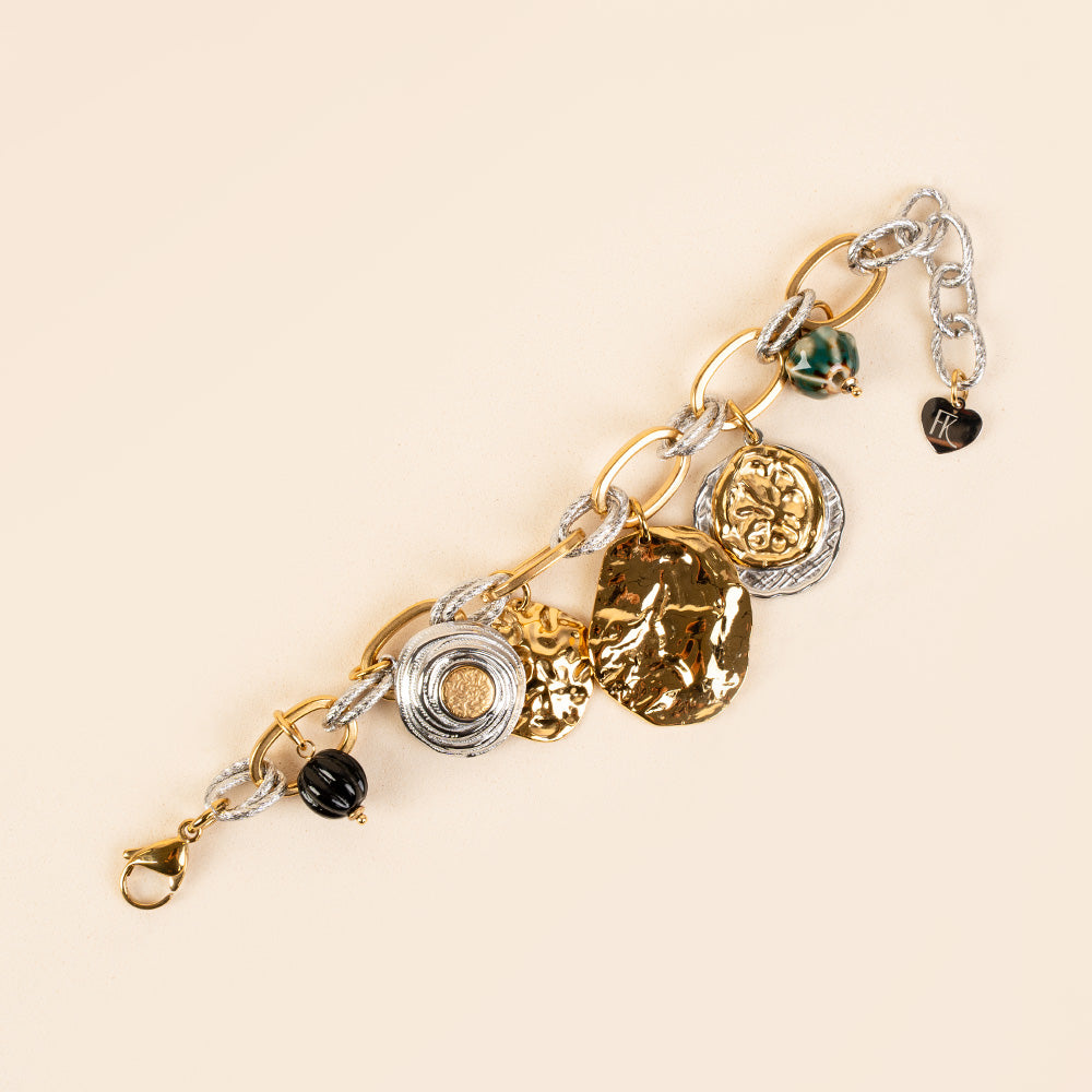 BRACCIALE CON PENDENTI DI DIVERSE FORME