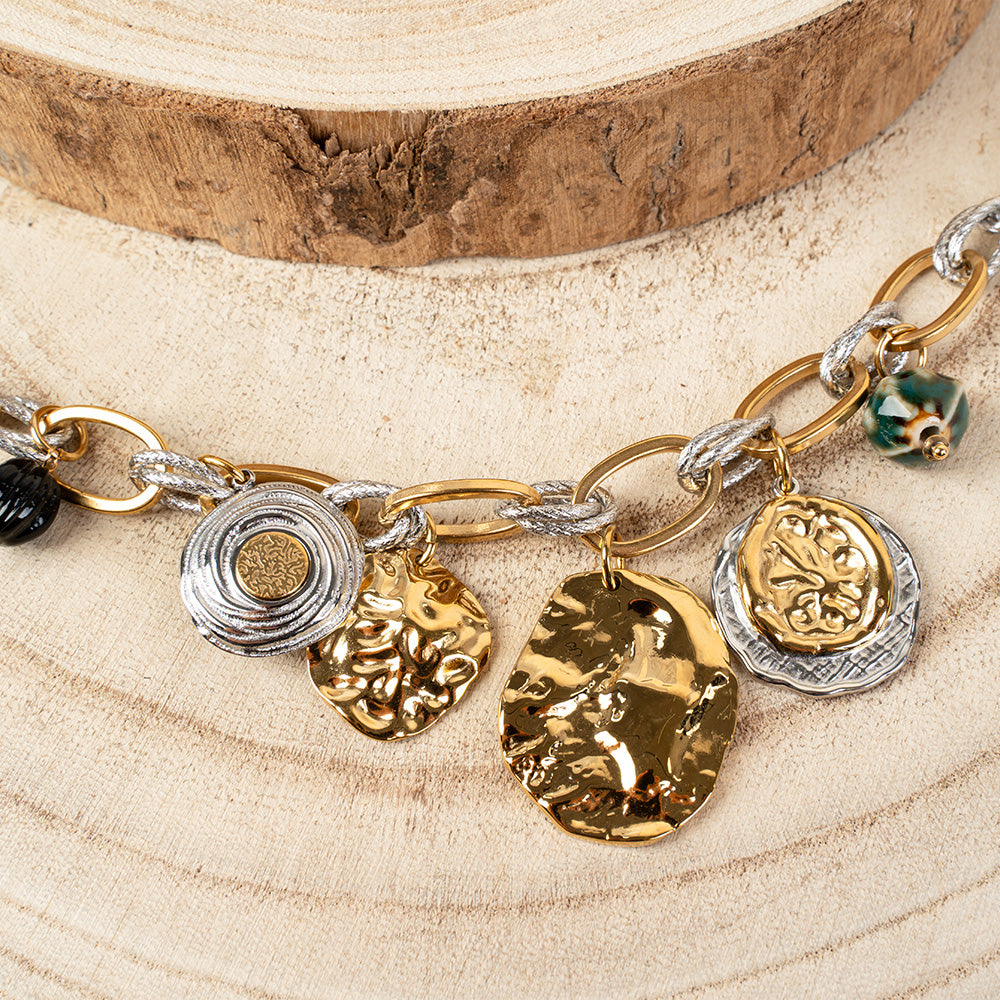 BRACCIALE CON PENDENTI DI DIVERSE FORME