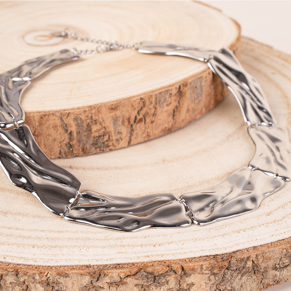 COLLANA A GIROCOLLO SEMIRIGIDA CON PLACCHE IRREGOLARI